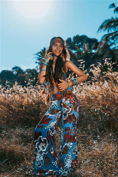 Hippie Fashion Guide: How to Dress Like a Hippie - Her Style Code