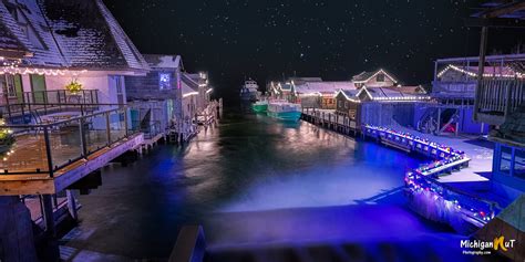 Christmas in Fishtown – Leelanau.com