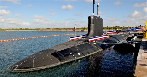 Us Navy Submarines Underwater