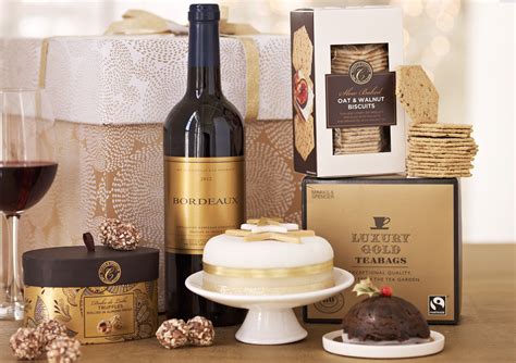 M&S | Christmas Hampers - Simon Martin Design