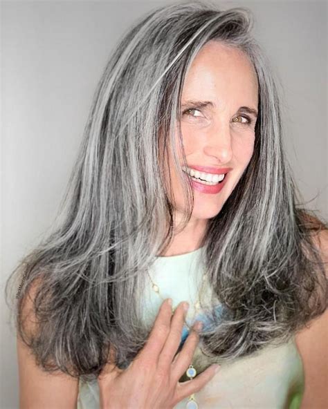 Salt and Pepper Hair Color – Make Your Gray Hair Look Super Trendy