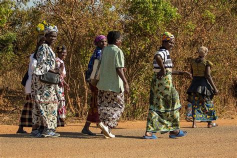 Traditional dresses, Zambia, Safari