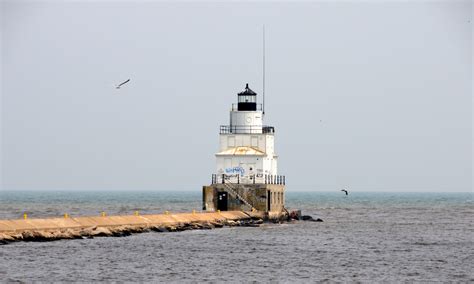 Manitowoc Breakwater Lighthouse, Wisconsin | Lighthouse, Manitowoc ...