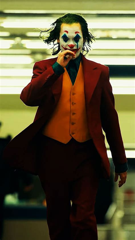 Joker Wallpaper Joaquin Phoenix : 1280x2120 Joaquin Phoenix As Joker ...