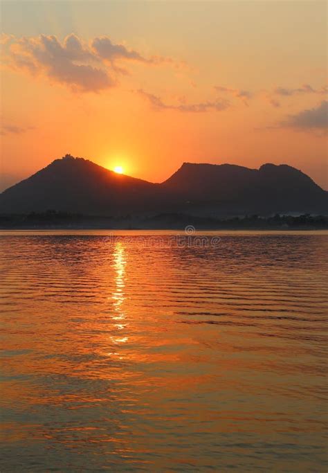 Sunset Time, Fateh Sagar Lake, Udaipur, Rajasthan, India. Stock Photo ...