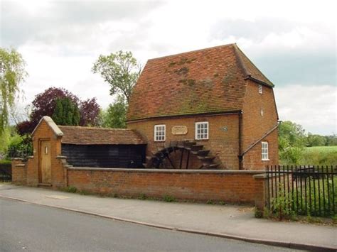 "Cobham Mill, Cobham, Surrey" by Stephen Way at PicturesofEngland.com