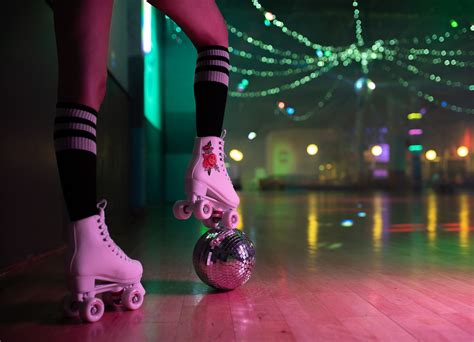 Roller Skating Rink Near me| Indoor Roller Skating for adults & kids in ...