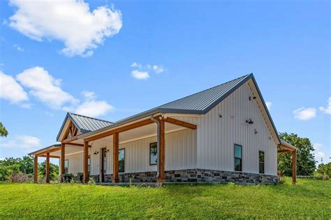 Media room design Log home plans Mobile home living Nicole curtis Houzz ...