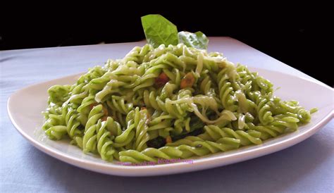 International Cooking: Fusilli pasta with green spinach saucea(Italian ...