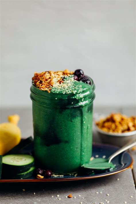 Green Spirulina Smoothie | Minimalist Baker Recipes