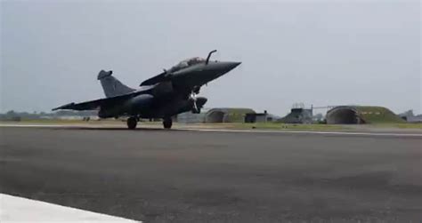 Watch: Rafale touches down on Indian land, Defence minister Rajnath ...