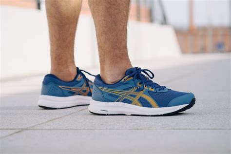 Cut in half: ASICS Gel Contend 8 Review | RunRepeat