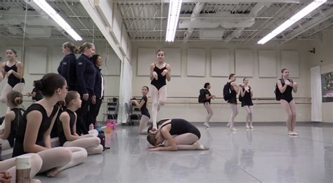 London dancers prepare for upcoming 'Nutcracker' performance | CTV News