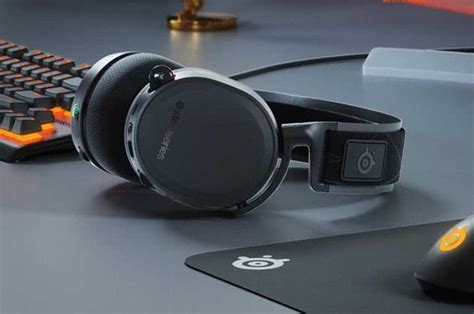 SteelSeries Arctis 7 Review 2025 - Why This Danish Headset ROCKS