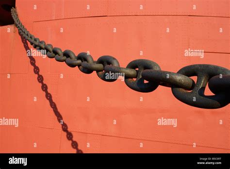 Detail of a large chain used to anchor a ship Stock Photo - Alamy