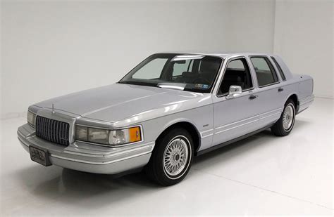 1993 Lincoln Town Car | Classic Auto Mall