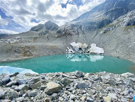 Iceberg Lake Photo | 2023 Hiking Photo Contest | Vancouver Trails