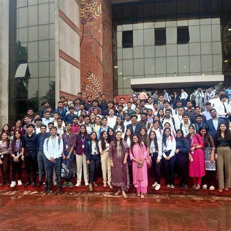 Student Visit to IIM Kolkata - BESC | The Bhawanipur Education Society ...