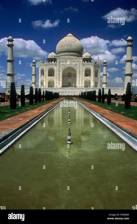 Taj mahal is the finest example of mughal architecture hi-res stock ...