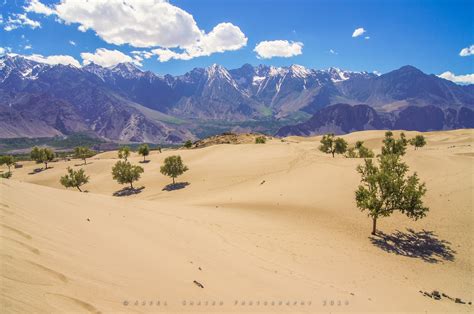 Shigar Desert with the Karakoram Mountains in the background - Pakistan ...