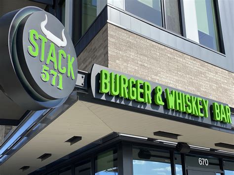 Stack 571 Burger & Whiskey Bar in Vancouver, WA - The Dale Chumbley ...