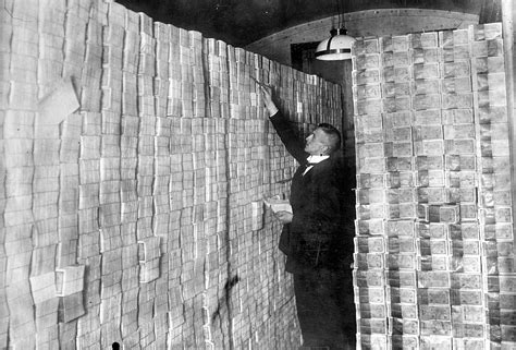 Zach Carter on the Real Story of Weimar Hyperinflation - Bloomberg