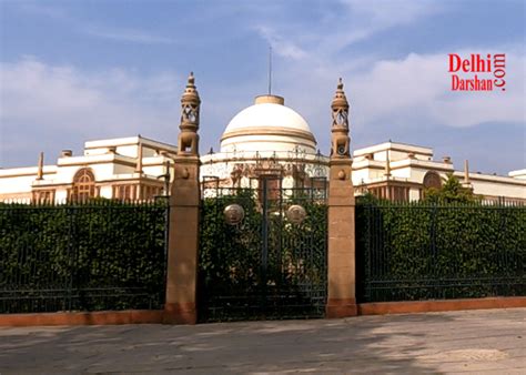 Hyderabad House Delhi Darshan Sightseeing Bus tour 7042661212