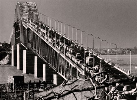 Auckland harbour bridge opens | NZHistory, New Zealand history online