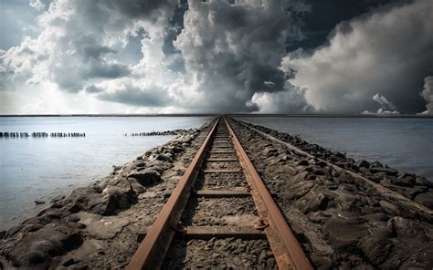 Railroad to the Horizon HD Wallpaper