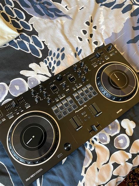 PIONEER DDJ REV 1, Audio, Other Audio Equipment on Carousell