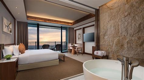 Rooms & Suites with Sea Views | Angsana Zhuhai Phoenix Bay