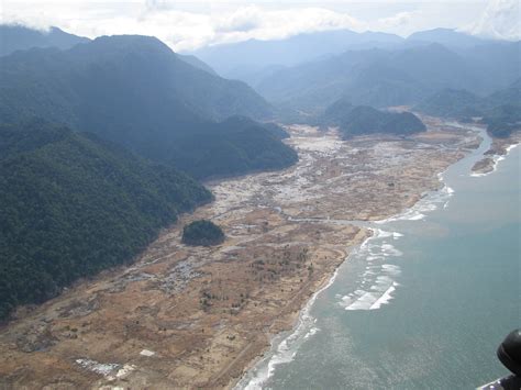 File:Tsunami 2004 aftermath. Aceh, Indonesia, 2005. Photo- AusAID ...