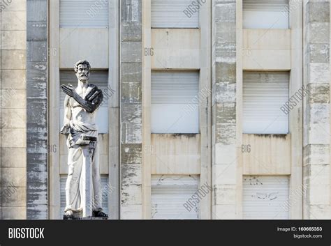 Demosthenes Statue Image & Photo (Free Trial) | Bigstock