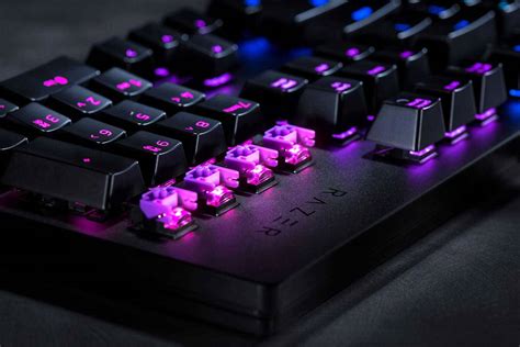 RAZER HUNTSMAN PURPLE SWITCH MECHANICAL KEYBOARD(RZ03-02520100-R3M1)