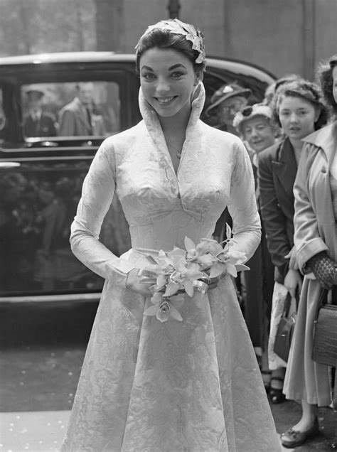 Joan Collins, 18, rocked dramatic wedding dress with first husband ...