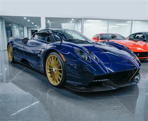 Place Bid - DT: 3k-Mile 2018 Pagani Huayra Roadster | PCARMARKET