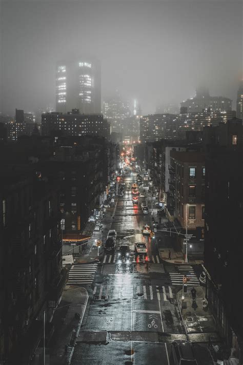 High Res Dark And Foggy City Picture — Free Images