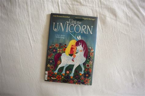 moon schooling eleanor: a book review // Uni the Unicorn