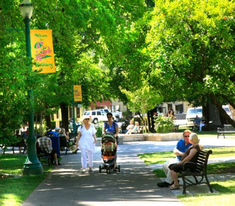 Downtown Healdsburg Familiarization Tours For Local Business