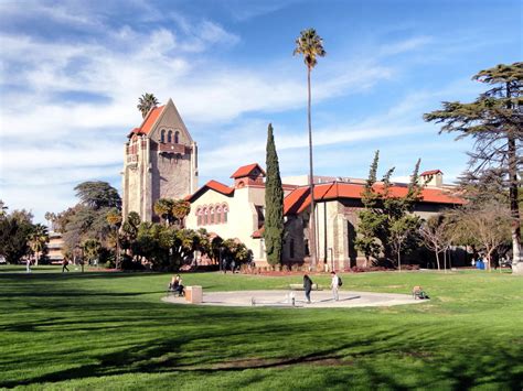 Touring College Campuses in the San Francisco Bay Area - Flashmove.com