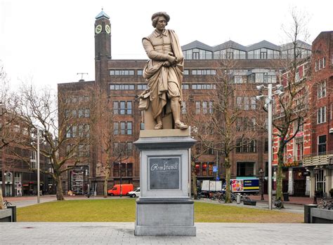 Rembrandt Statue - Amsterdam 17673265 Stock Photo at Vecteezy