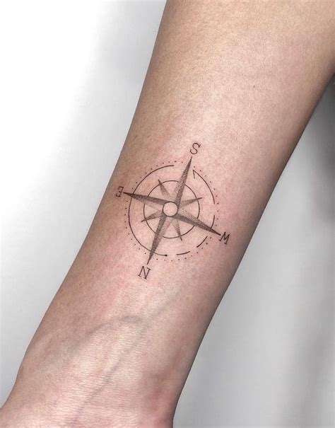 20+ Unique Compass Rose Tattoo Ideas