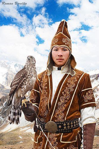 カザフスタン : 世界の男前！異国情緒あふれる民族衣装 - NAVER まとめ | World cultures, Mongolia ...