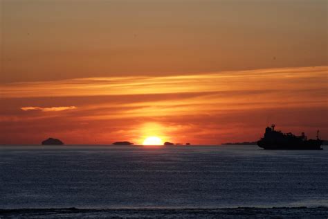 Over the Firth of Forth, Scotland : r/sunrise