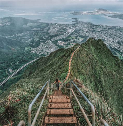 The 10 Best Hikes in Oahu - The Globe Wanderers