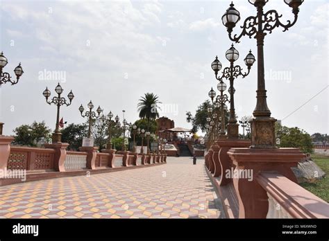 King Vikramaditya statue, Ujjain, Madhya Pradesh, India Stock Photo - Alamy