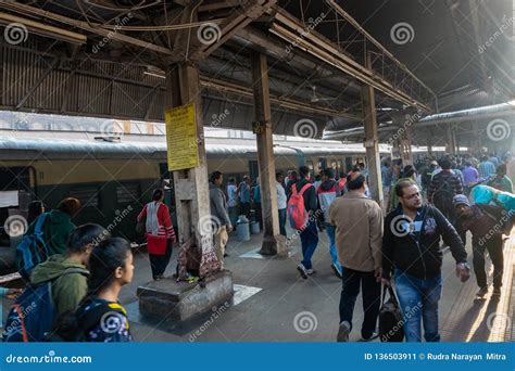 Howrah Station - India editorial photo. Image of passengers - 136503911