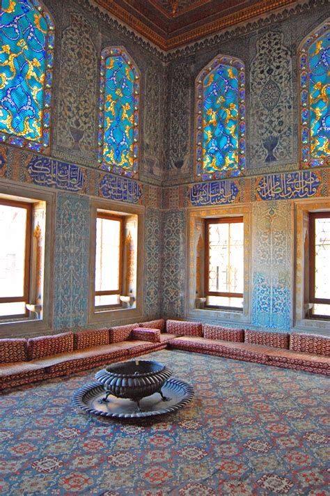 File:Inside the Harem, Topkapi Palace, Istanbul, Turkey (Nov 2009).jpg ...