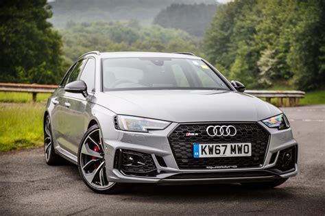 Audi RS4 Avant 2018 Review - An Ideal Candidate For a 3 Car Garage ...