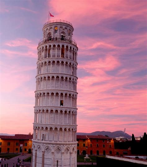 the leaning tower of Pisa by supergold